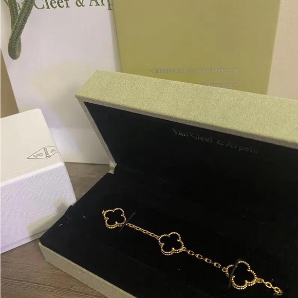 Van Cleef & Arpels Jewelry - VC&A Alhambra Bracelet – Black Onyx {Full Set}